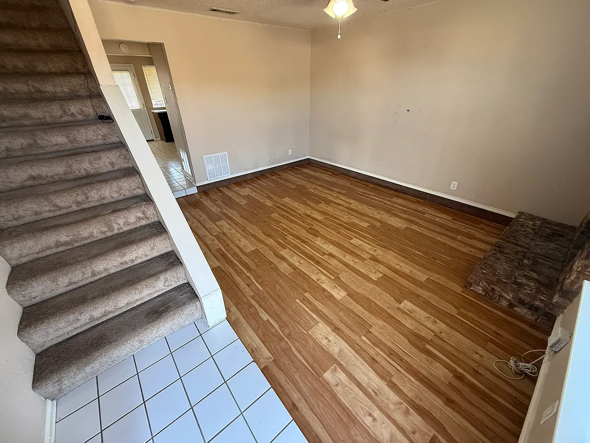 Building Photo - 728 Bluebonnet Dr #C