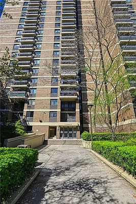 Sold by Remax Real Estate Professionals | media 14