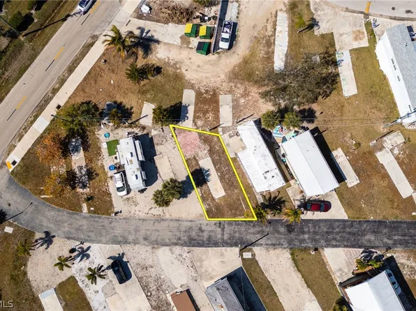 4 Helen Ln, Fort Myers Beach, FL 33931