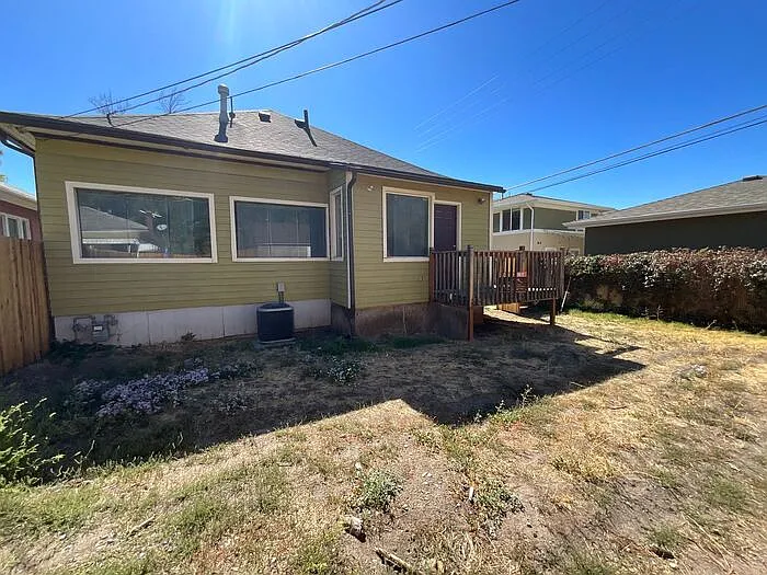 850 23rd St — Photo 3