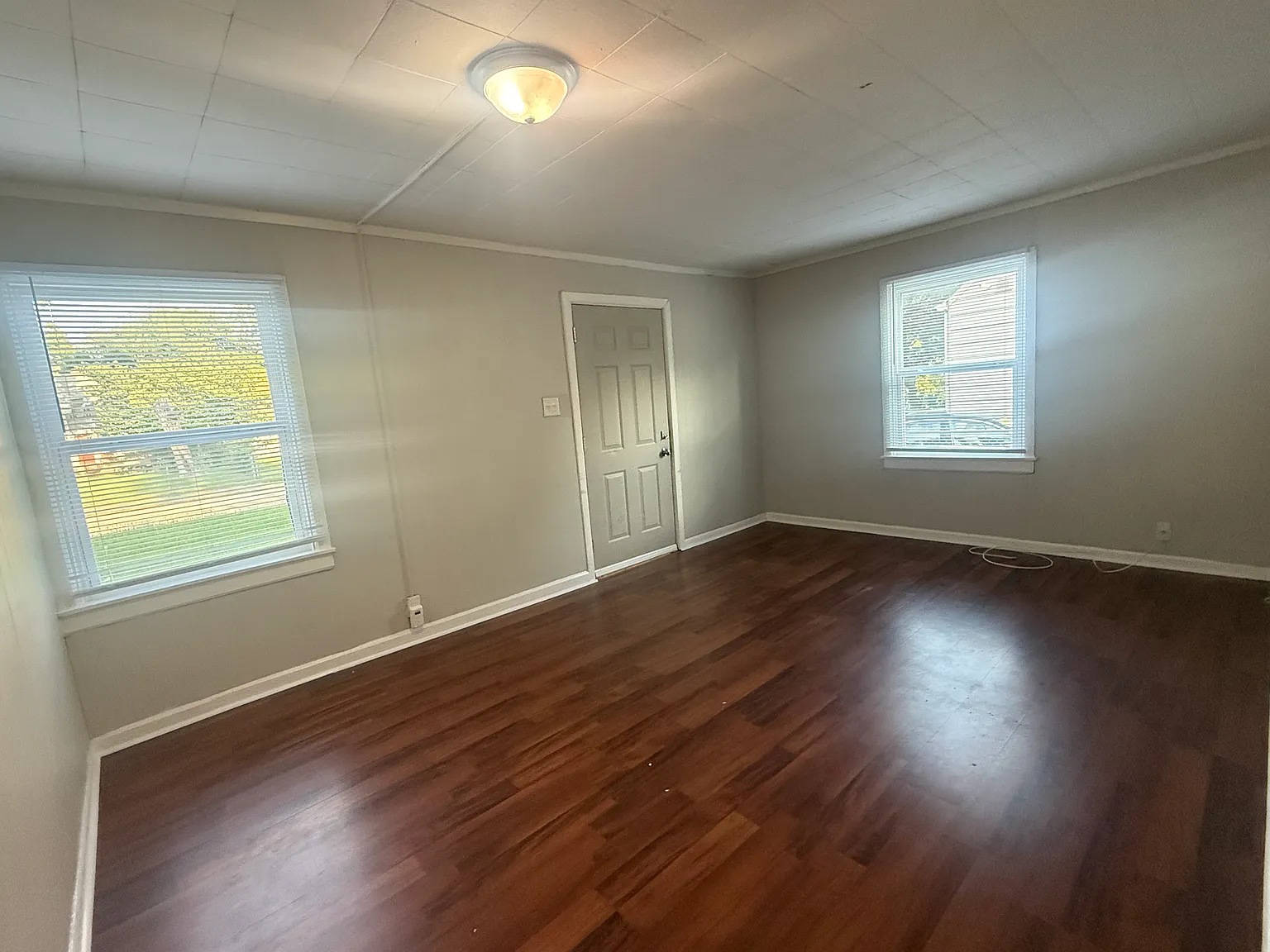 4430 Primrose Ave — Photo 2