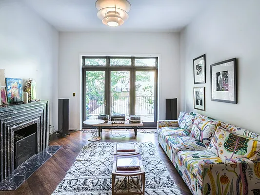 Sold by Sotheby's International Realty | media 17