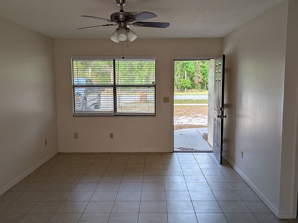 1st image of 371 NW Lake City Ave #102