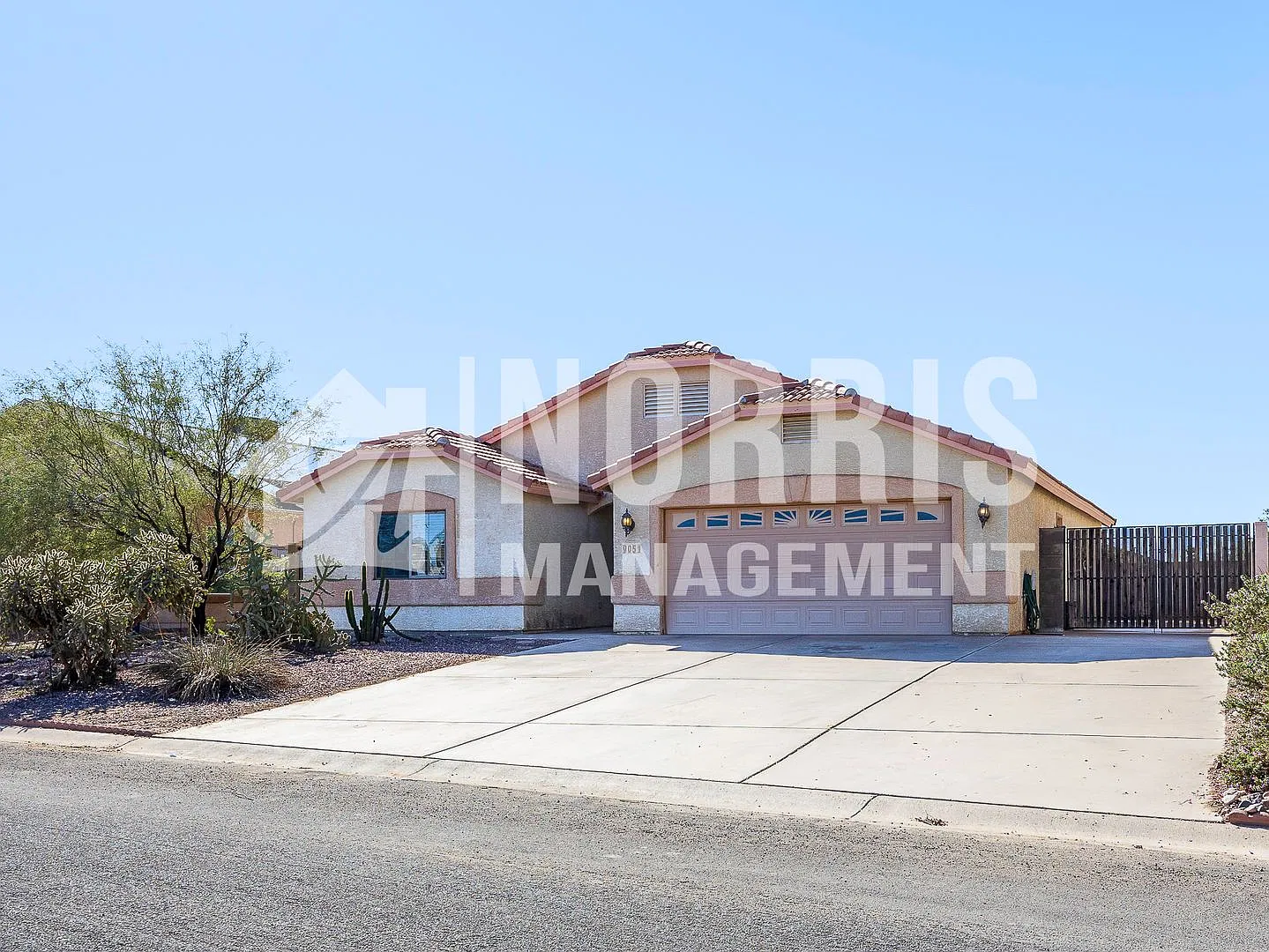 Wonderful Established Home in Arizona City — Photo 3