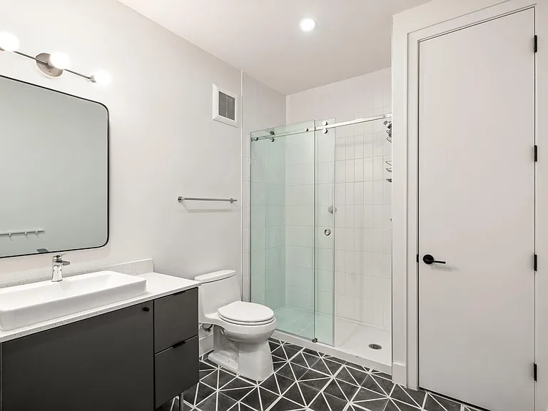 2709 E 5th St #2203 — Photo 9