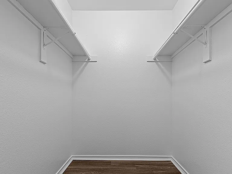Valley Ridge Apartment Homes — Photo 13