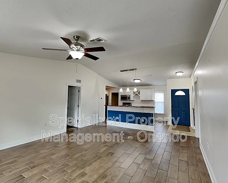 3 bed, 2.0 bath, 1264 sqft, $2,295 — Photo 3