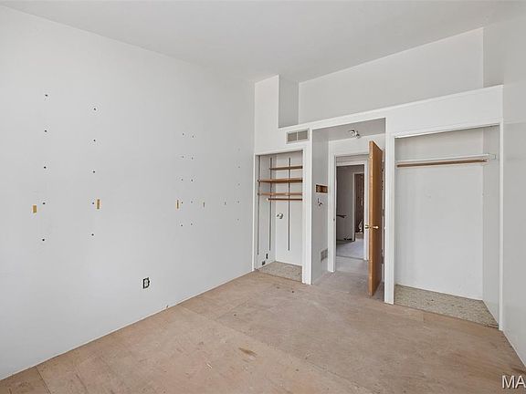 4th image of 1400 Hudson Rd