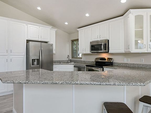 2nd image of 5309 S Morning Oaks Dr