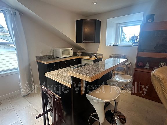 5th image of 1376 Glenview Ave #2