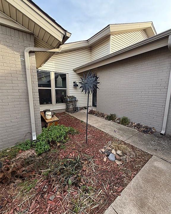 1st image of 11313 Benttree Cir Unit 11313