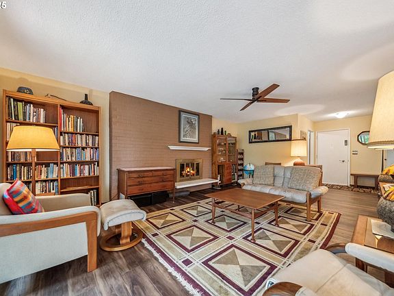 3rd image of 1400 SE Lava Dr APT 23