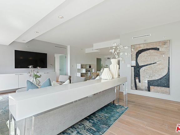 5th image of 13700 Marina Pointe Dr Unit 1416