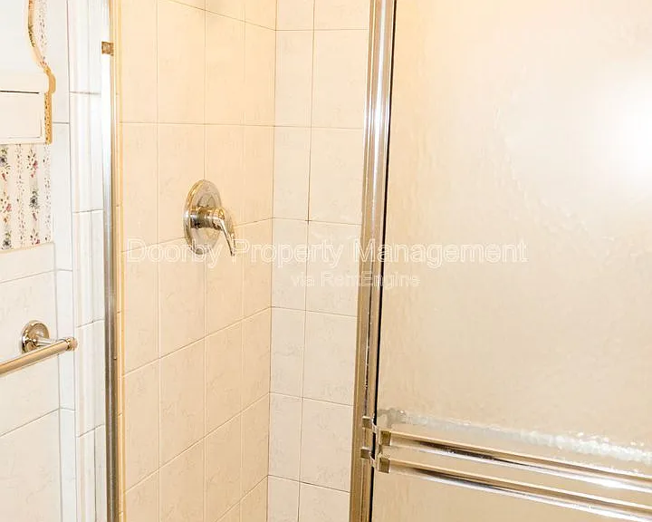 1711 Ashton St — Photo 19