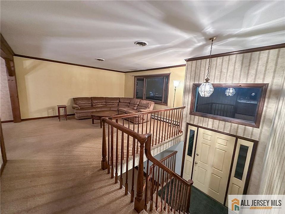 47 Zirkel Ave, Piscataway, NJ 08854 | Zillow