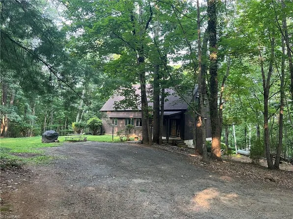 177 King Park Cir, Mount Airy, NC 27030