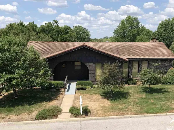 1913 Kasold Dr, Lawrence, KS 66047