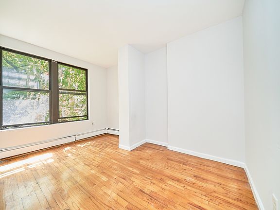 3rd image of 514 W 48th St APT 2A