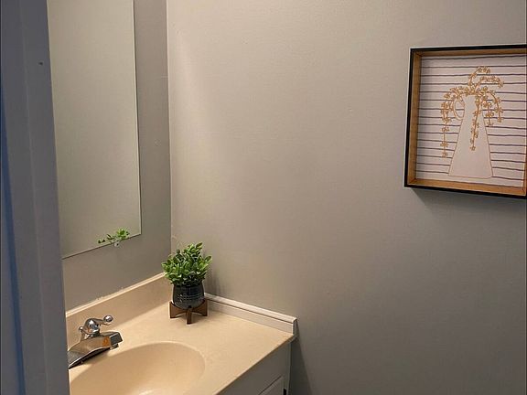 5th image of 200 Opal Ln #200
