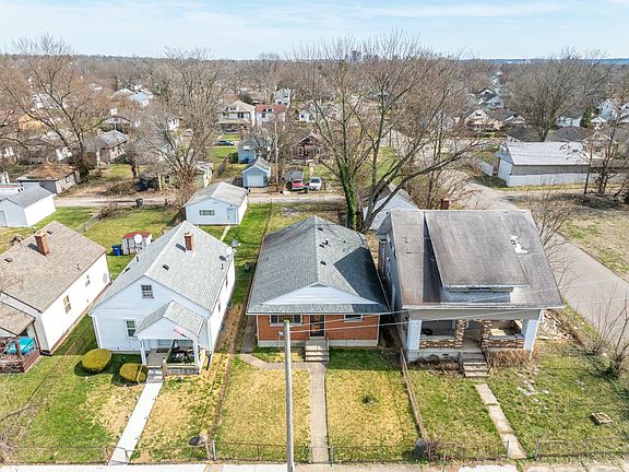 4th image of 804 Huron Ave