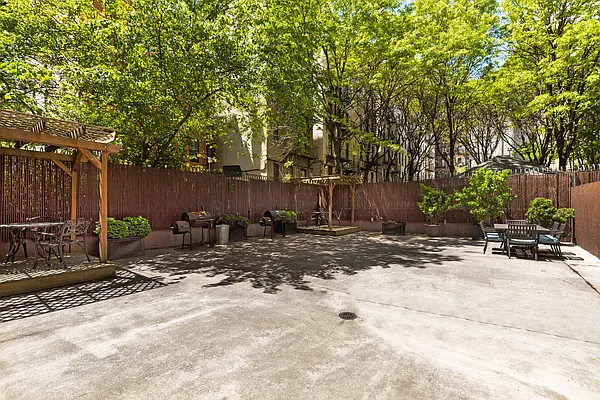 Rented by Douglas Elliman | media 21