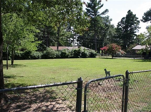 3rd image of 1005 Caprice Dr