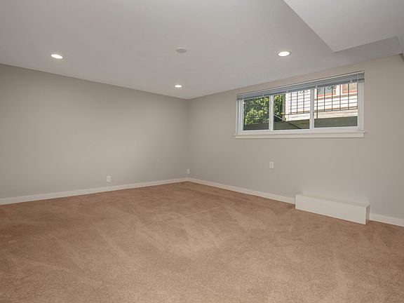5th image of 1518 5th Ave W APT E