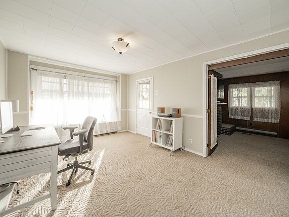 5th image of 206 W Main St