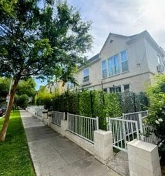 133 S Crescent Dr #7 — Photo 3