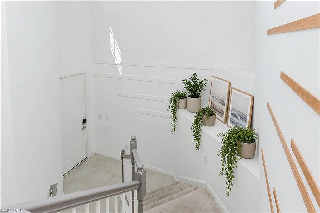 3 bed, 2.0 bath, 2110 sqft, $3,100 — Photo 3