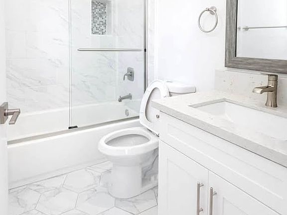 5th image of 619 W 49th St #620-1/2