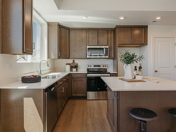 7th image of this home