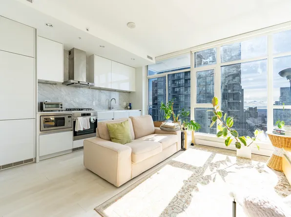 4670 Assembly Way #3203, Burnaby, BC V5H 0H3