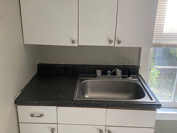 3rd image of 824 N 10th St Unit 6