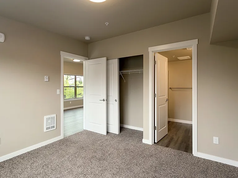 One Month Free, Broadway Station Apartments — Photo 25