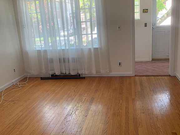 3rd image of 159 Cromwell Ave Floor 1