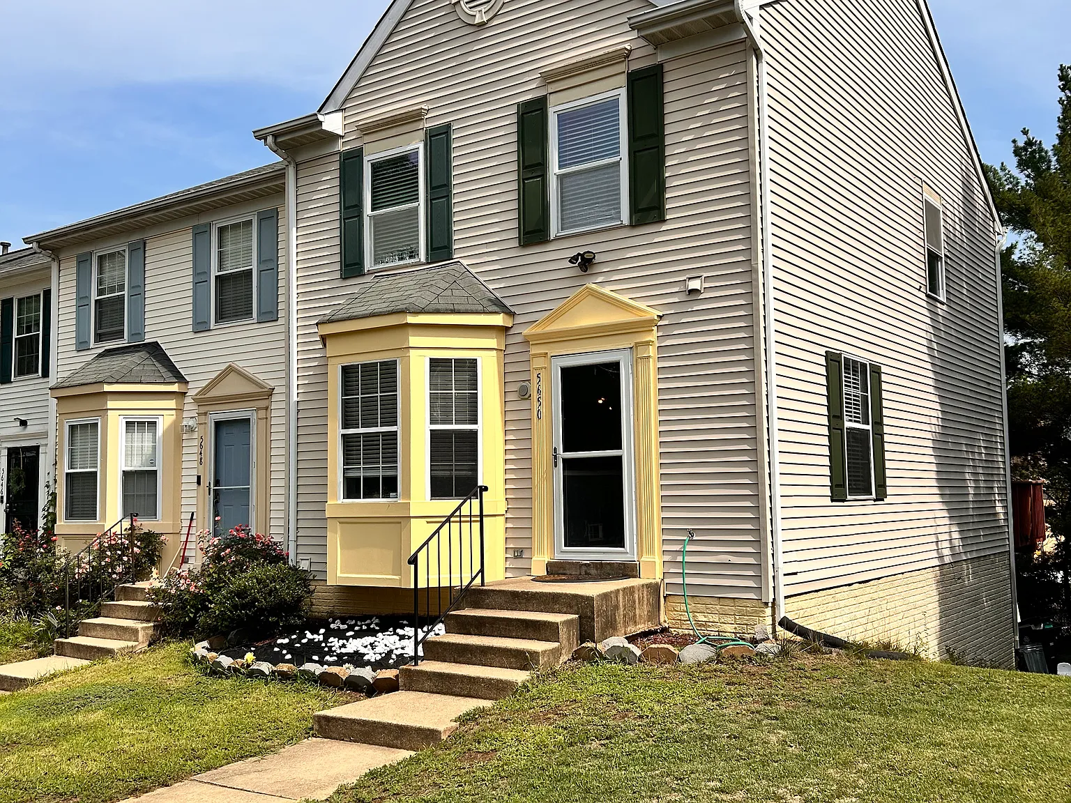 3 bed, 2.5 bath, 1932 sqft, $3,000 — Photo 1