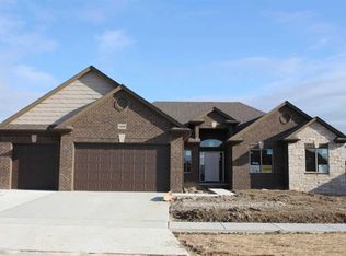 56808 Ruby Dr, Macomb, MI