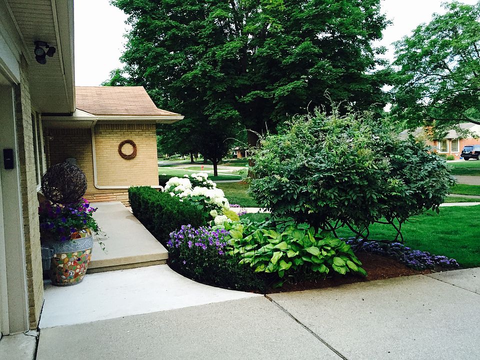 1st image of 16256 Beechwood Ave