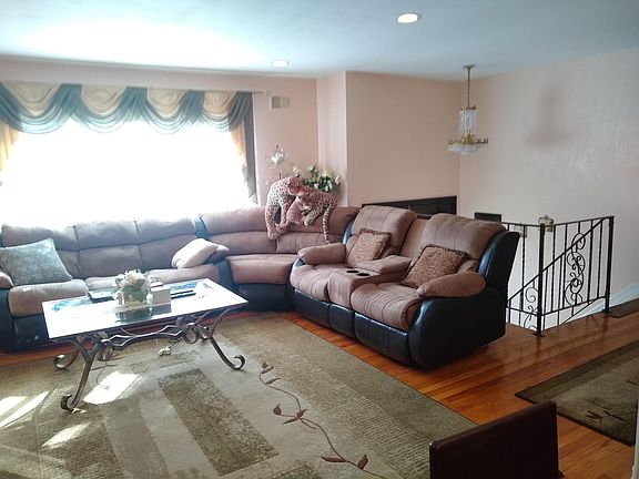 4th image of 577 N Jefferson Ave