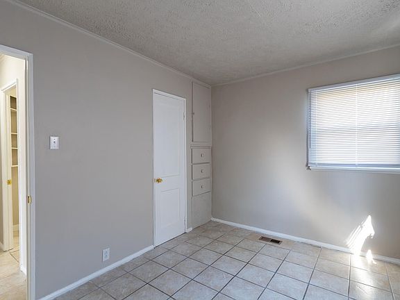 5th image of 3341 Wallace Ave