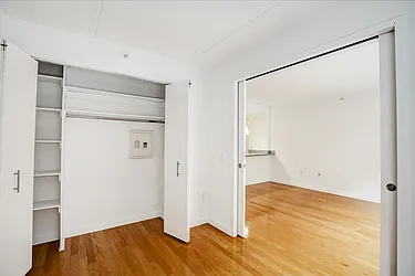 Rented by R New York