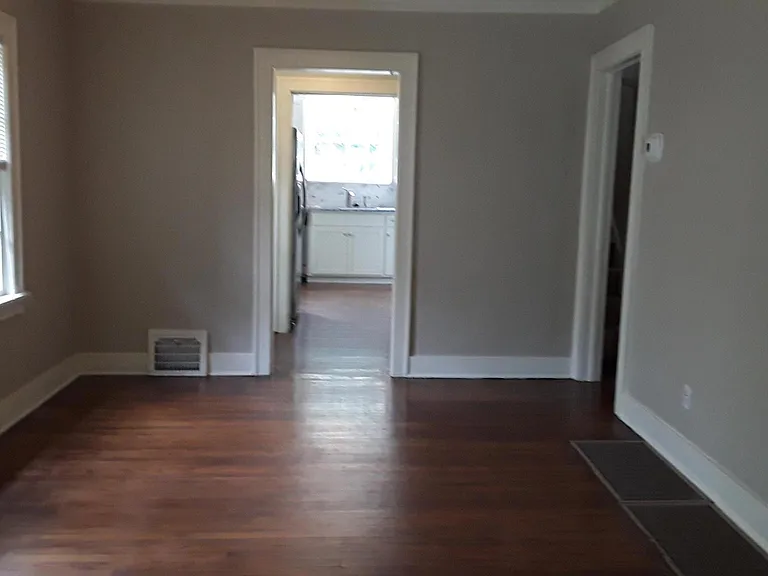 219 E 65th St — Photo 11