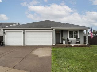 1427 NE Raymond Ln, Estacada, OR 97023