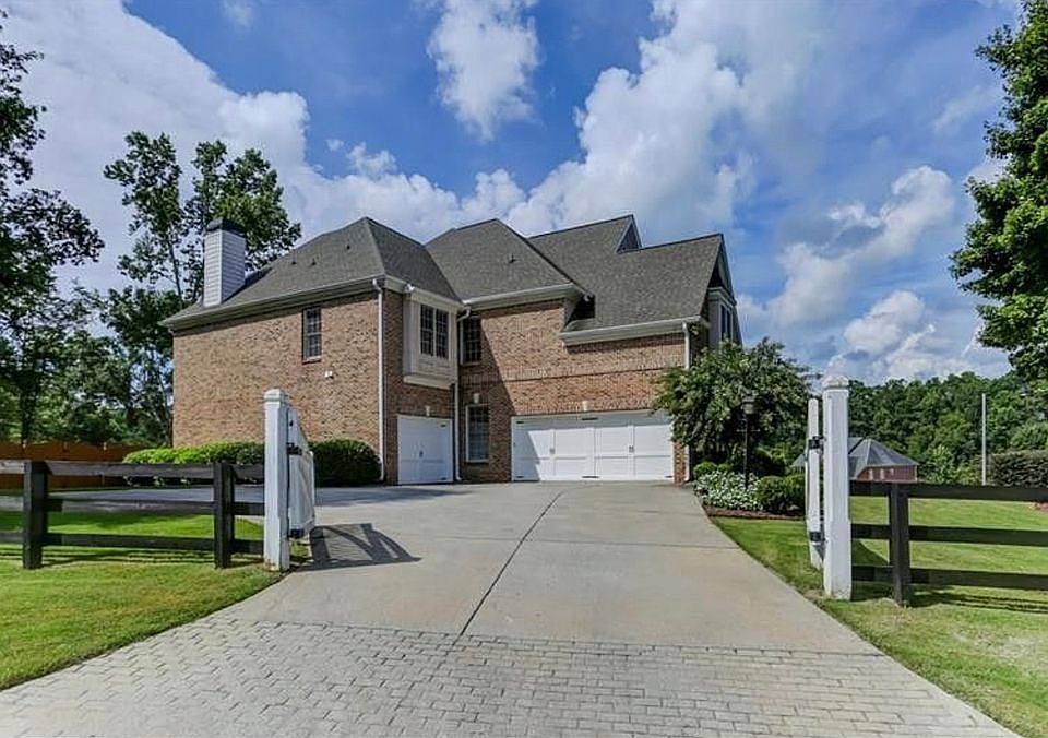 2nd image of 1405 Hampton Crest Dr NW