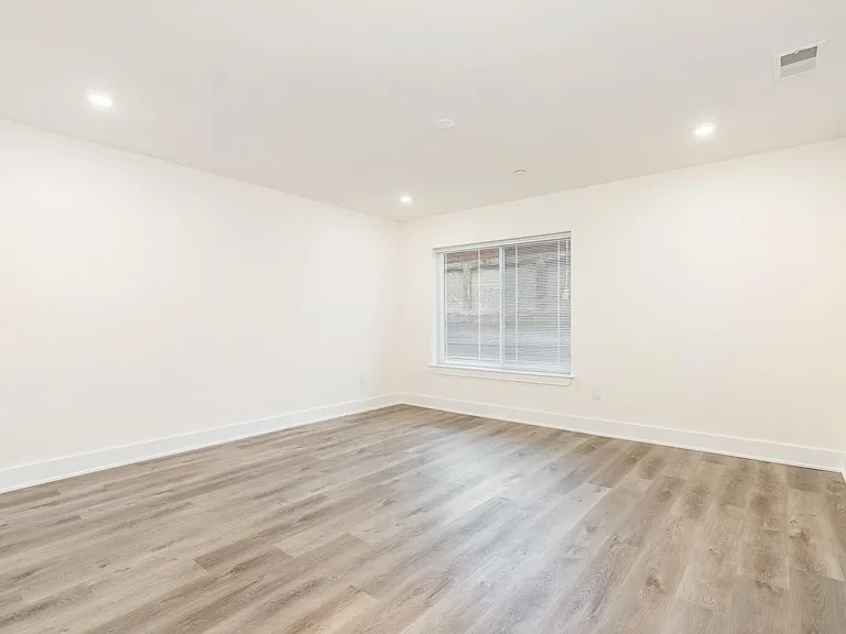 2413 Federal St #13 — Photo 12
