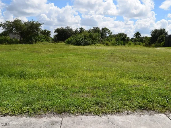 1621 Surfside Blvd, Cape Coral, FL 33991