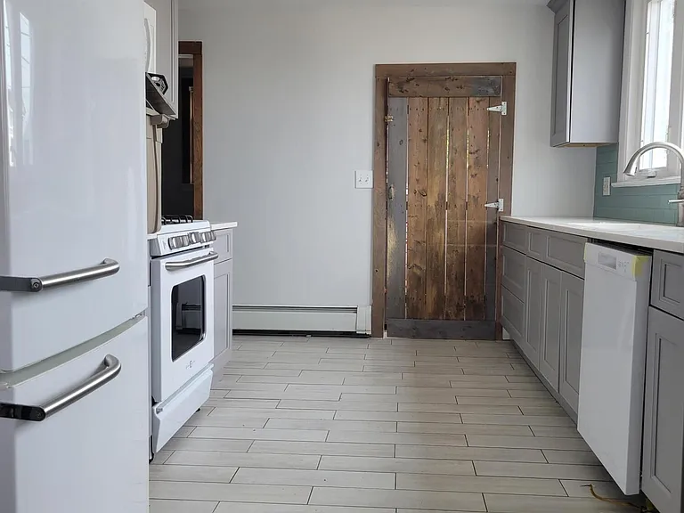 16 Cornwall St — Photo 13