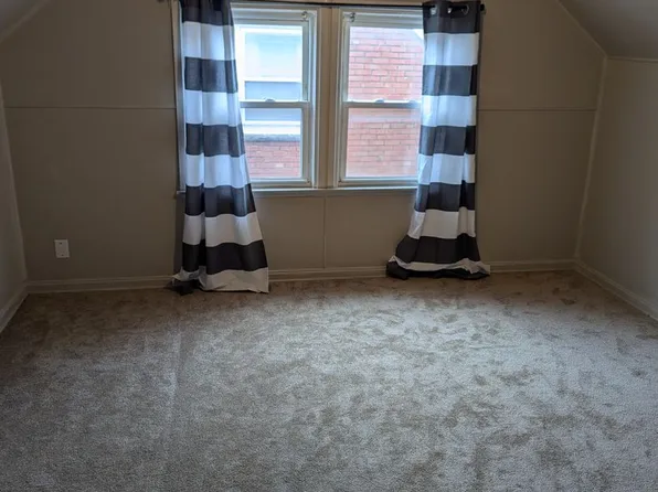 5736 South Blvd, Maple Heights, OH 44137