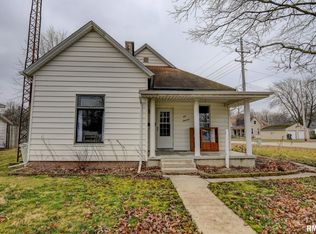 114 S Poplar St, Assumption, IL 62510